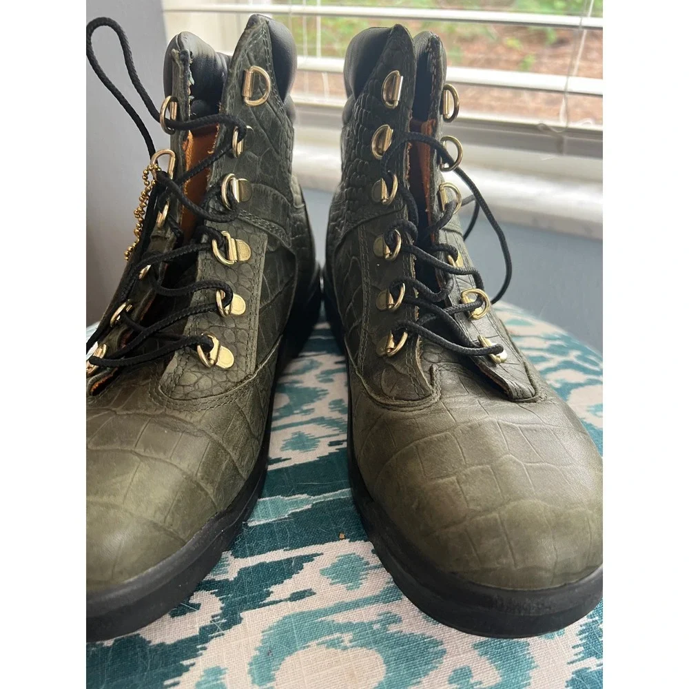 Timberland Leather‎ Ankle Boots Alligator Print Lace Up Gold Accents 6.5